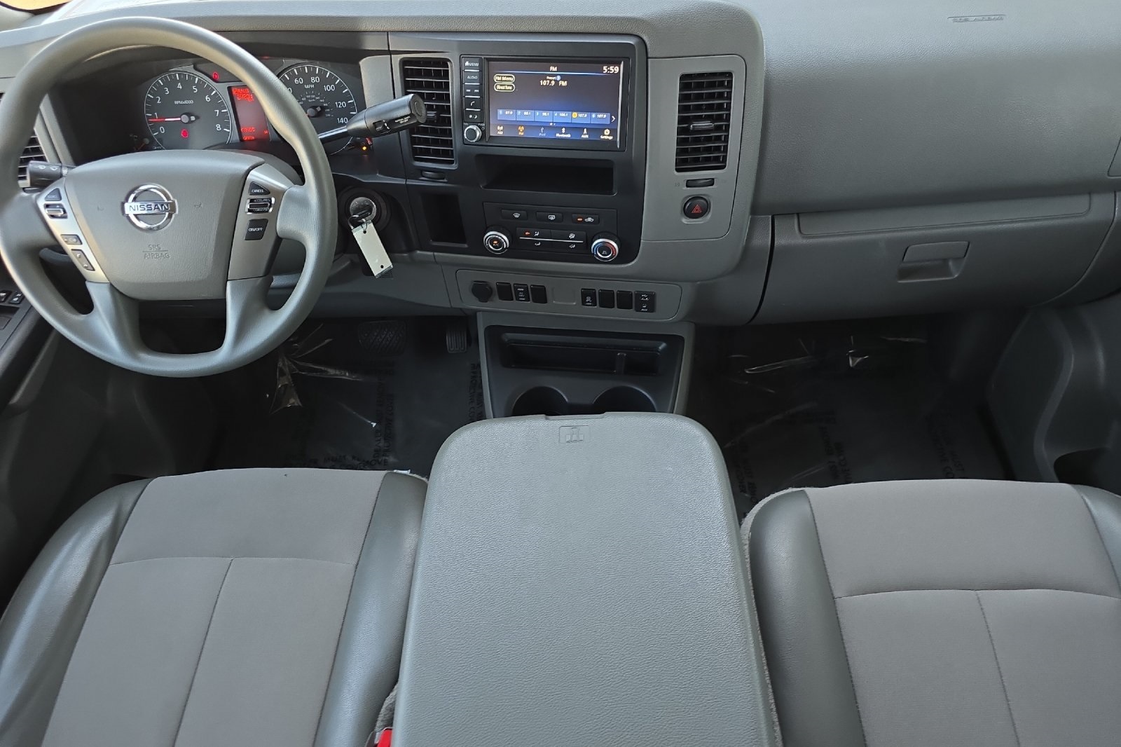 2020 Nissan NV3500 photo 9