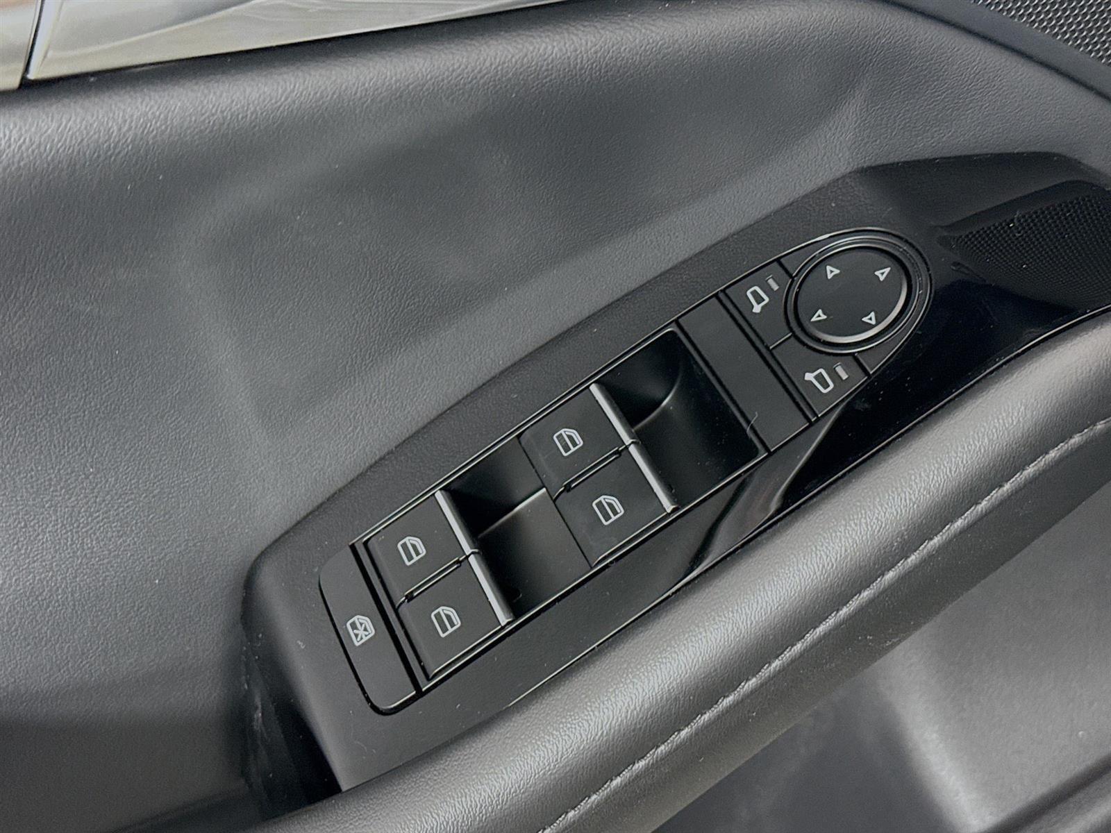 2025 Mazda Mazda3 2.5 s Preferred photo 26
