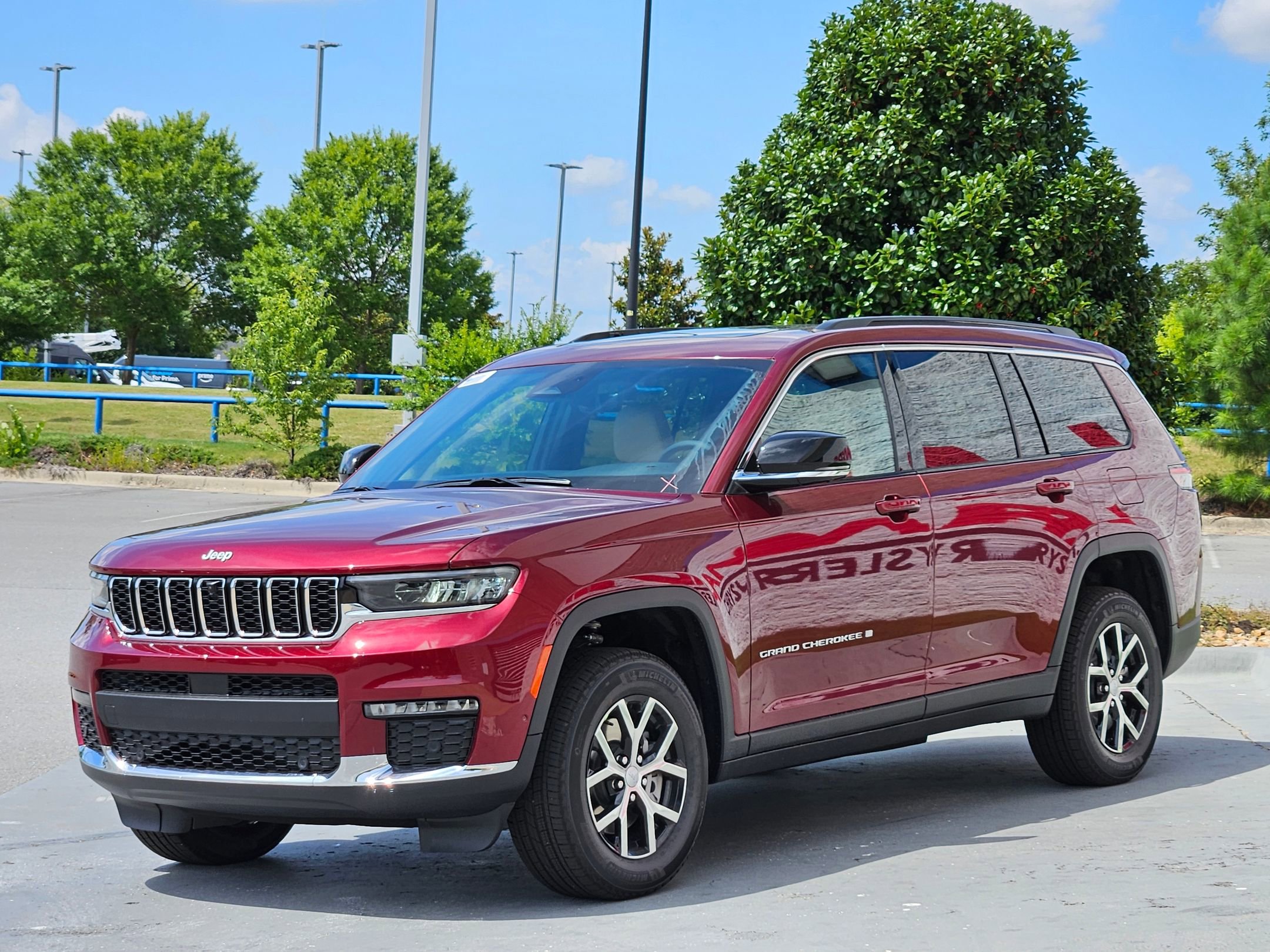 2025 Jeep Grand Cherokee Limited photo 3