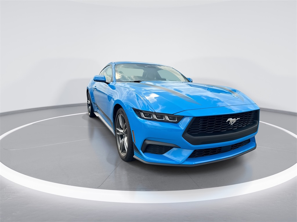 2025 Ford Mustang EcoBoost photo 2