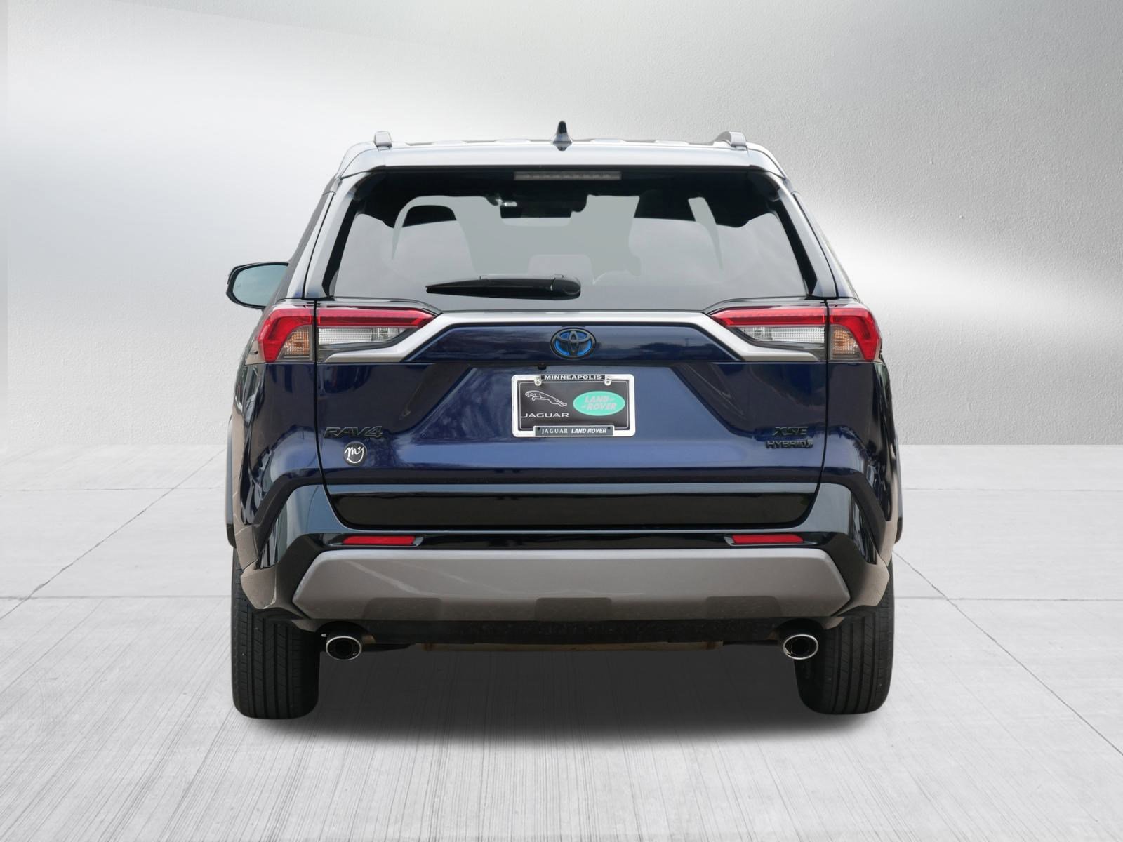 2020 Toyota RAV4 Hybrid XSE photo 3