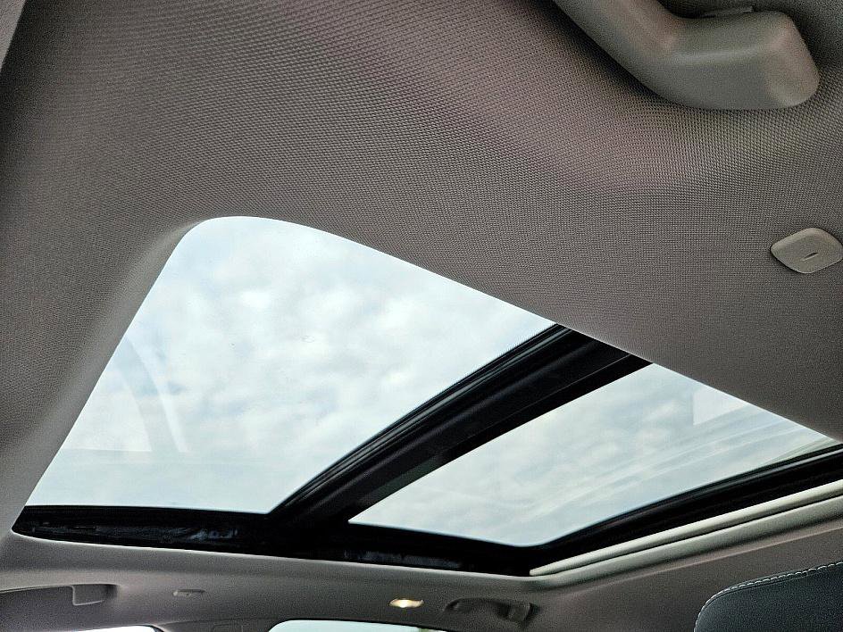2025 Nissan Murano SL photo 8