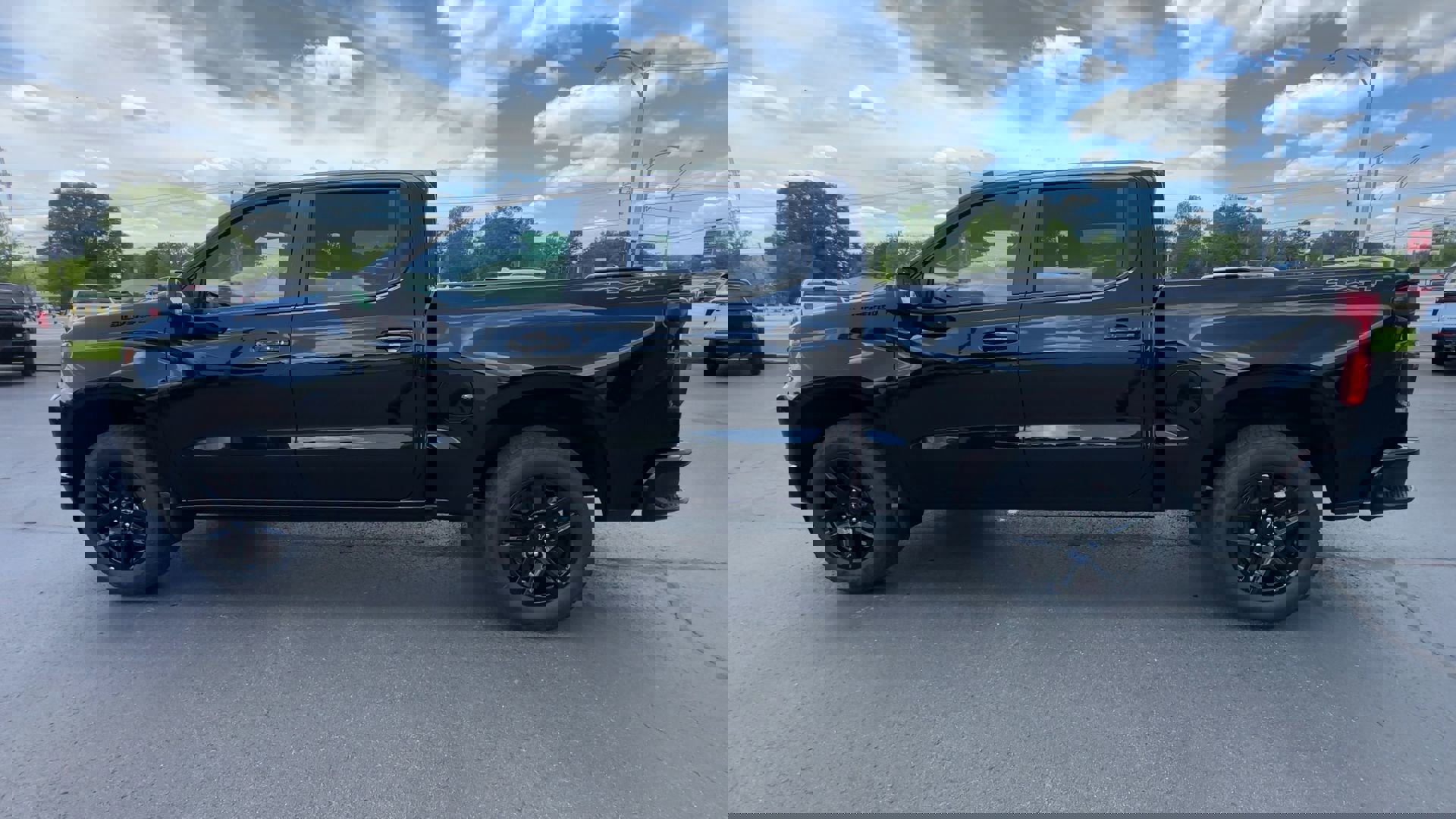 2025 Chevrolet Silverado 1500 RST photo 4