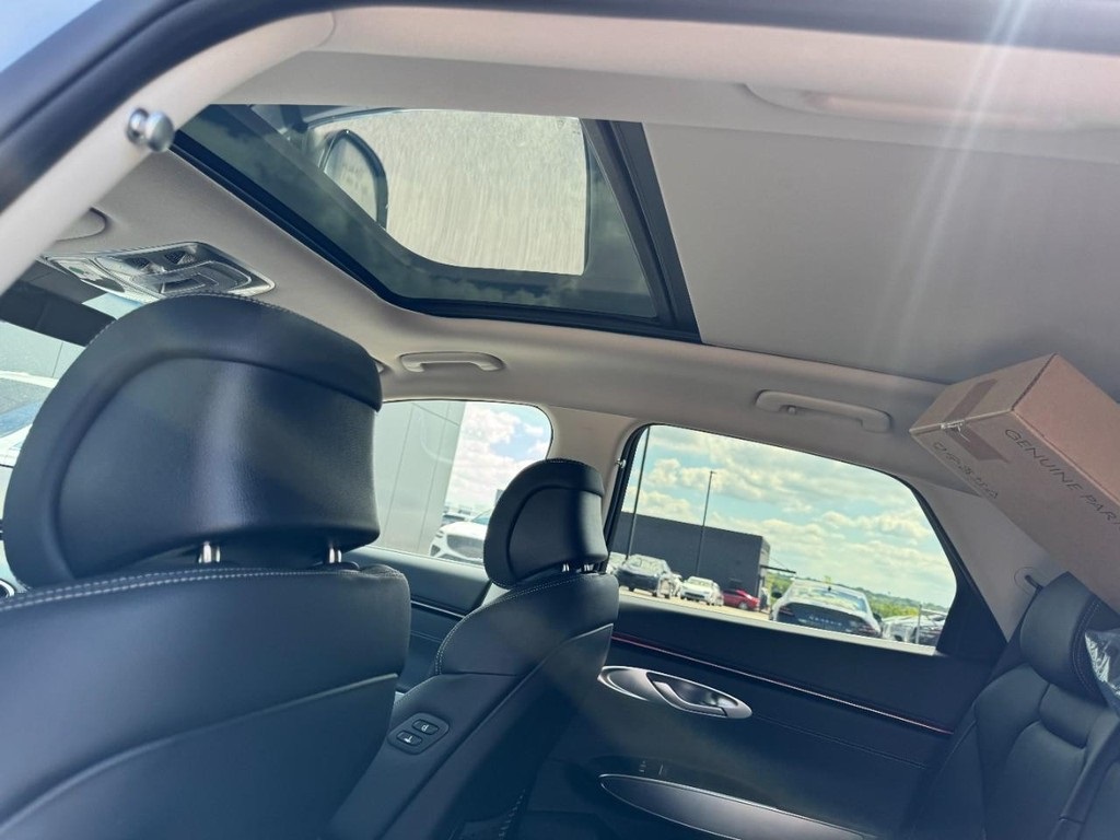 2026 Genesis GV70 2.5T Select photo 8