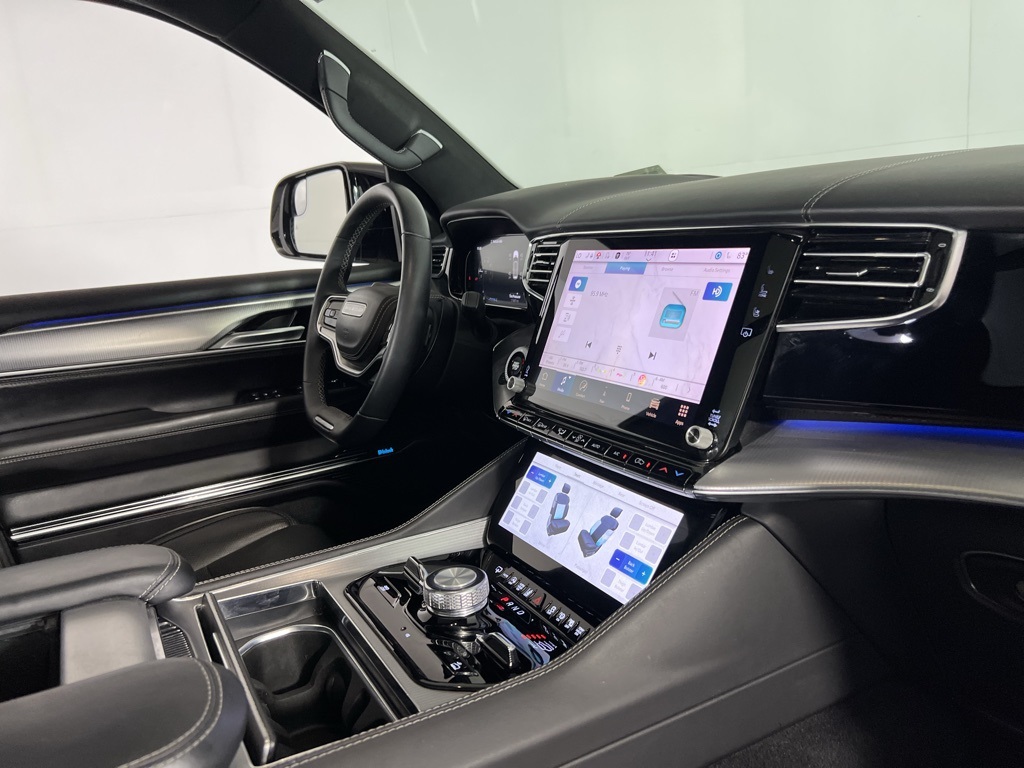 2023 Jeep Grand Wagoneer II photo 30