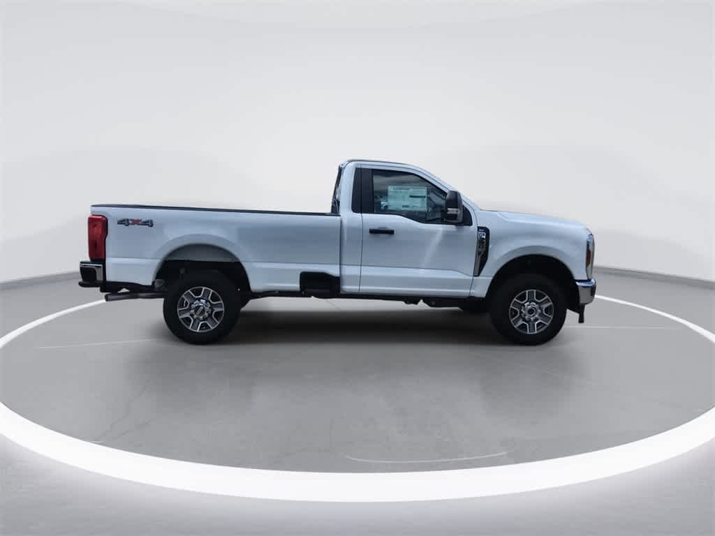 2025 Ford F-350 XLT photo 9