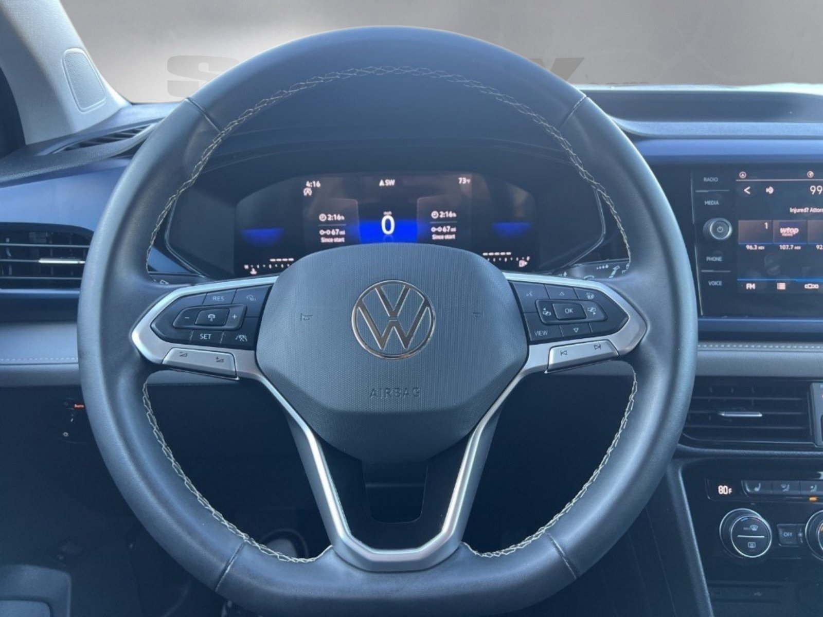 2024 Volkswagen Taos SE photo 3