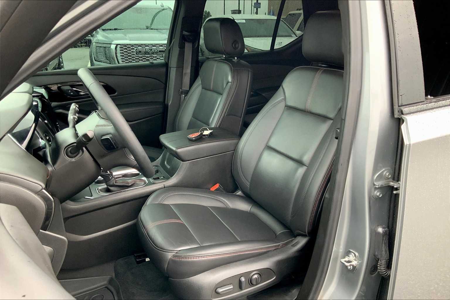 2023 Chevrolet Traverse RS photo 7