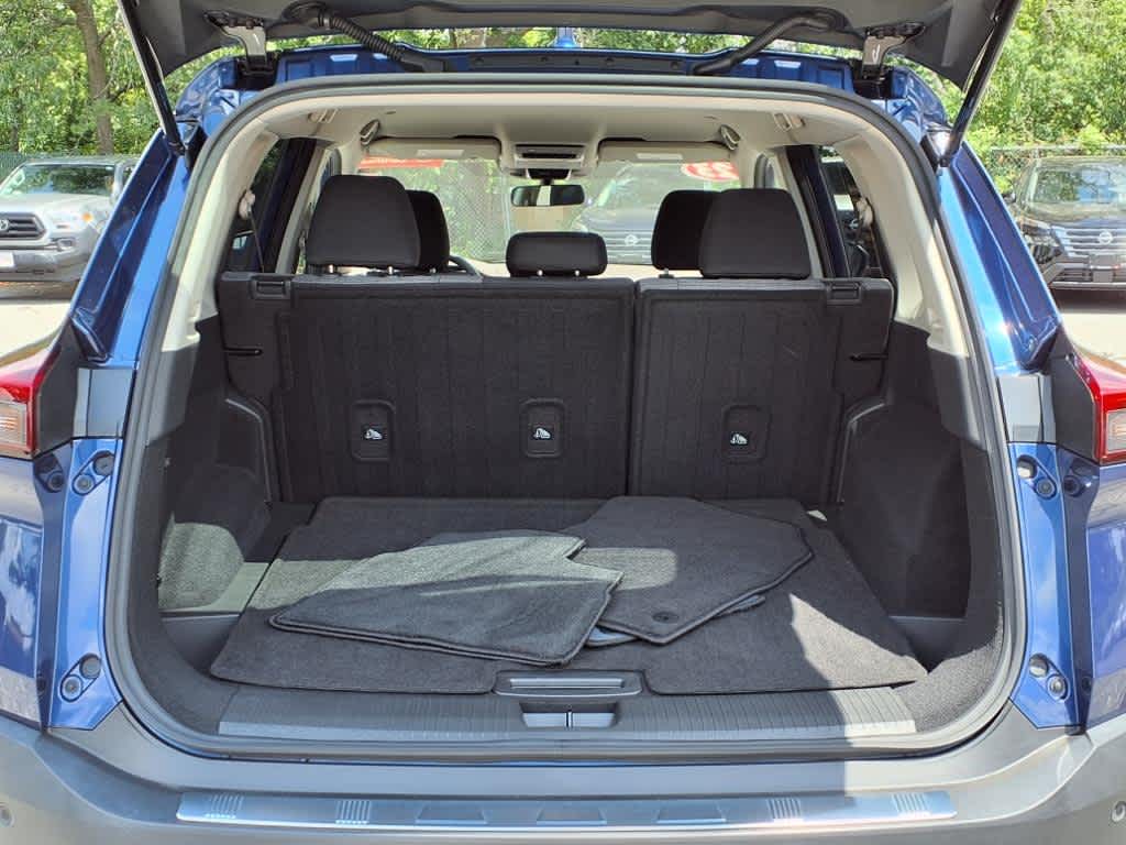 2023 Nissan Rogue SV photo 4