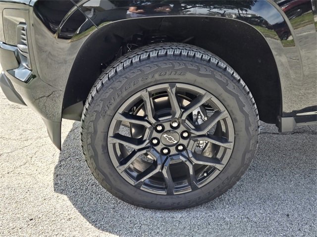 2025 Chevrolet Colorado Z71 photo 2