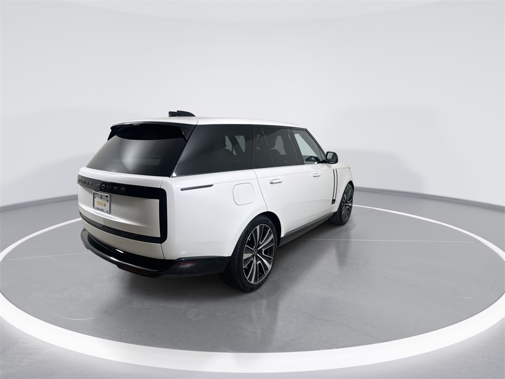 2025 Land Rover Range Rover SE photo 7