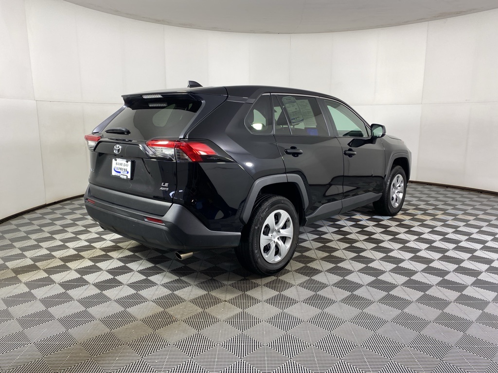 2023 Toyota RAV4 LE photo 8
