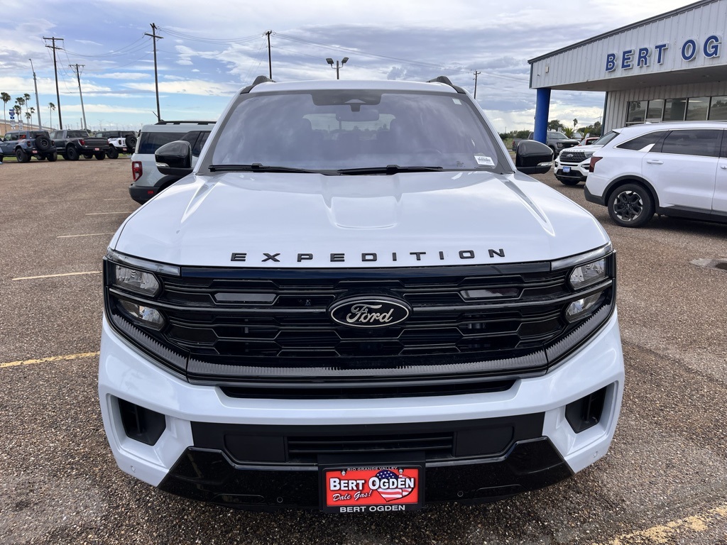 2025 Ford Expedition Platinum photo 2