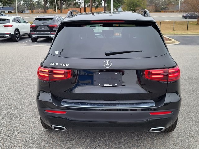 2025 Mercedes Benz GLB 250 photo 3