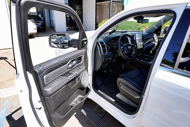 New 2026 Ivory White Tri-Coat Pearl-Coat Exterior Paint RAM Tungsten image 50