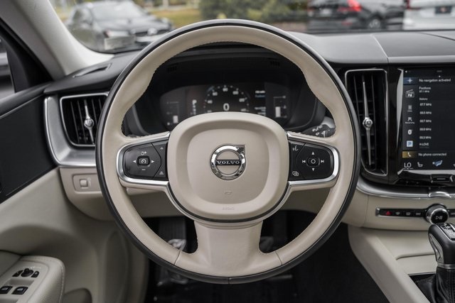 2019 Volvo XC60 T5 Momentum photo 27