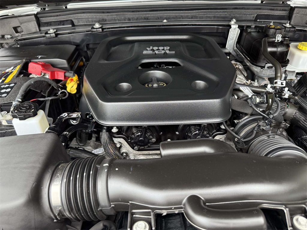 2023 Jeep Wrangler Sahara 4xe photo 12