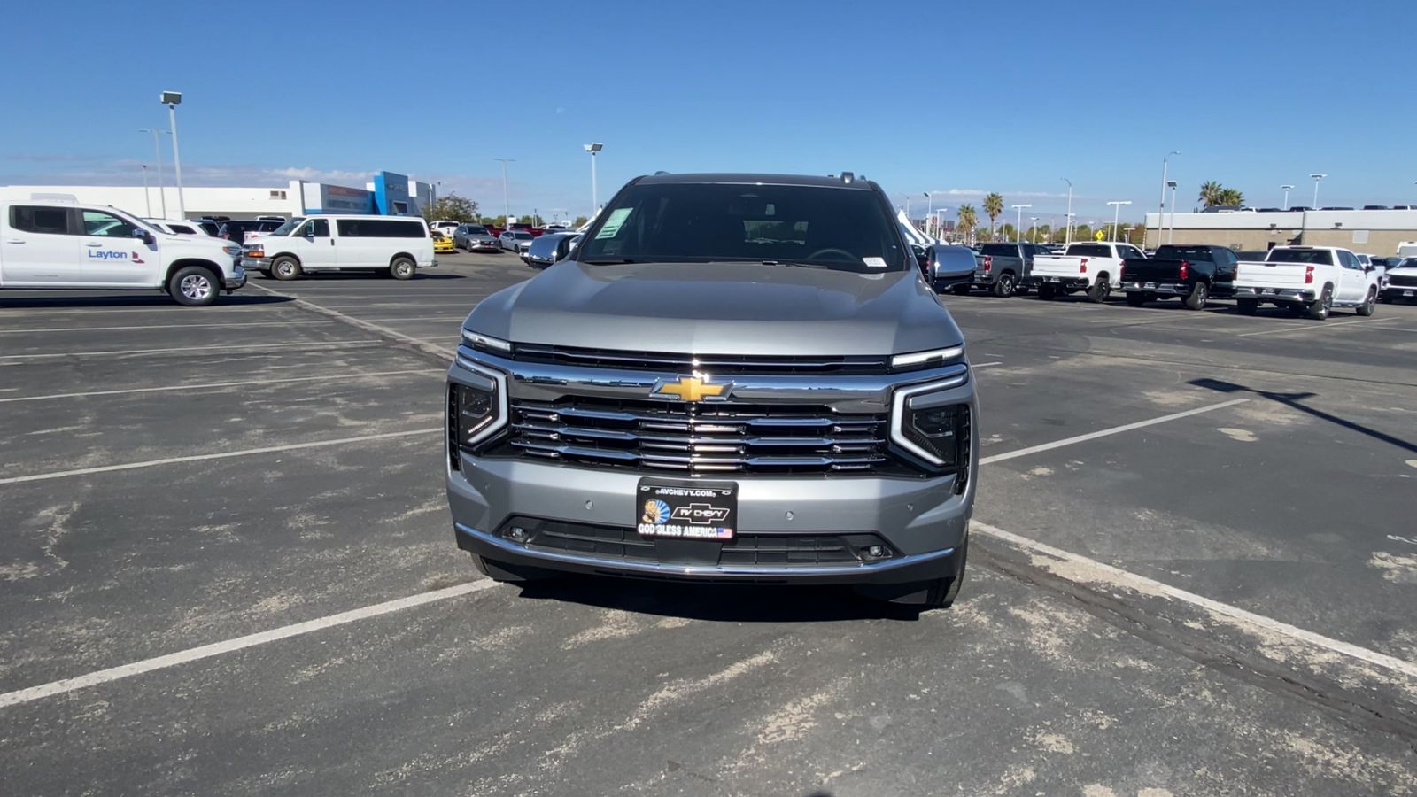 2025 Chevrolet Suburban Premier photo 3