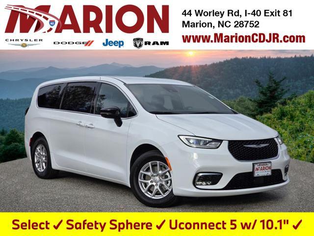 2026 Chrysler Pacifica Select's photo