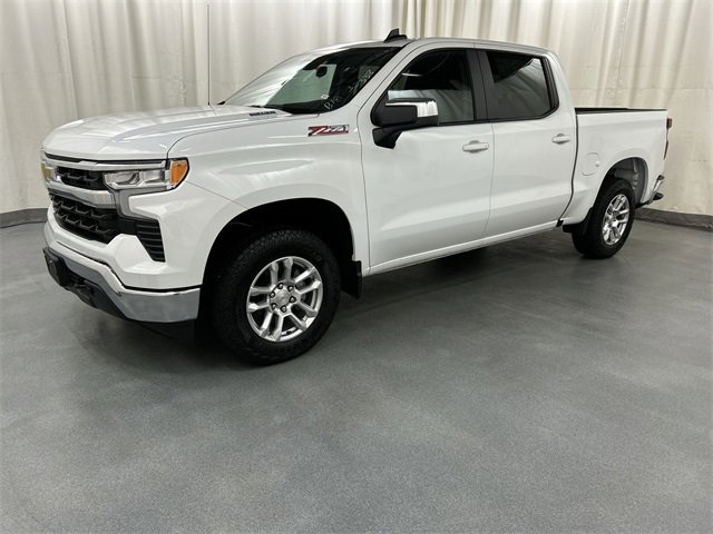 2025 Chevrolet Silverado 1500 LT photo 2