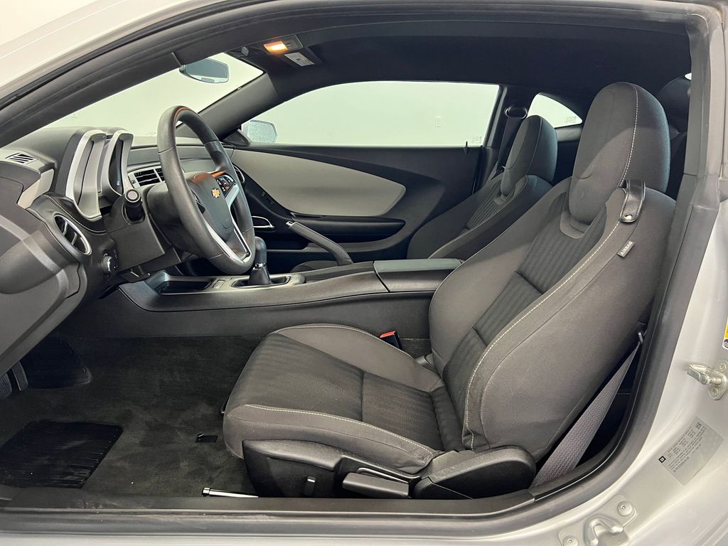2013 Chevrolet Camaro 1LS photo 4