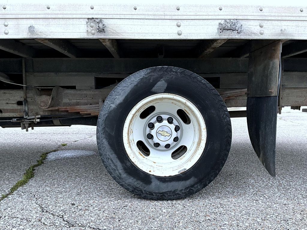 2012 Chevrolet Express Base photo 19