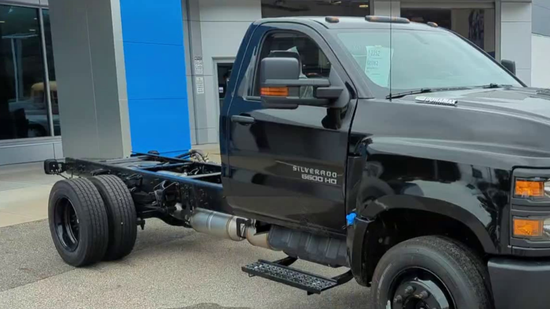2024 Chevrolet Silverado 5500HD Work Truck photo 7