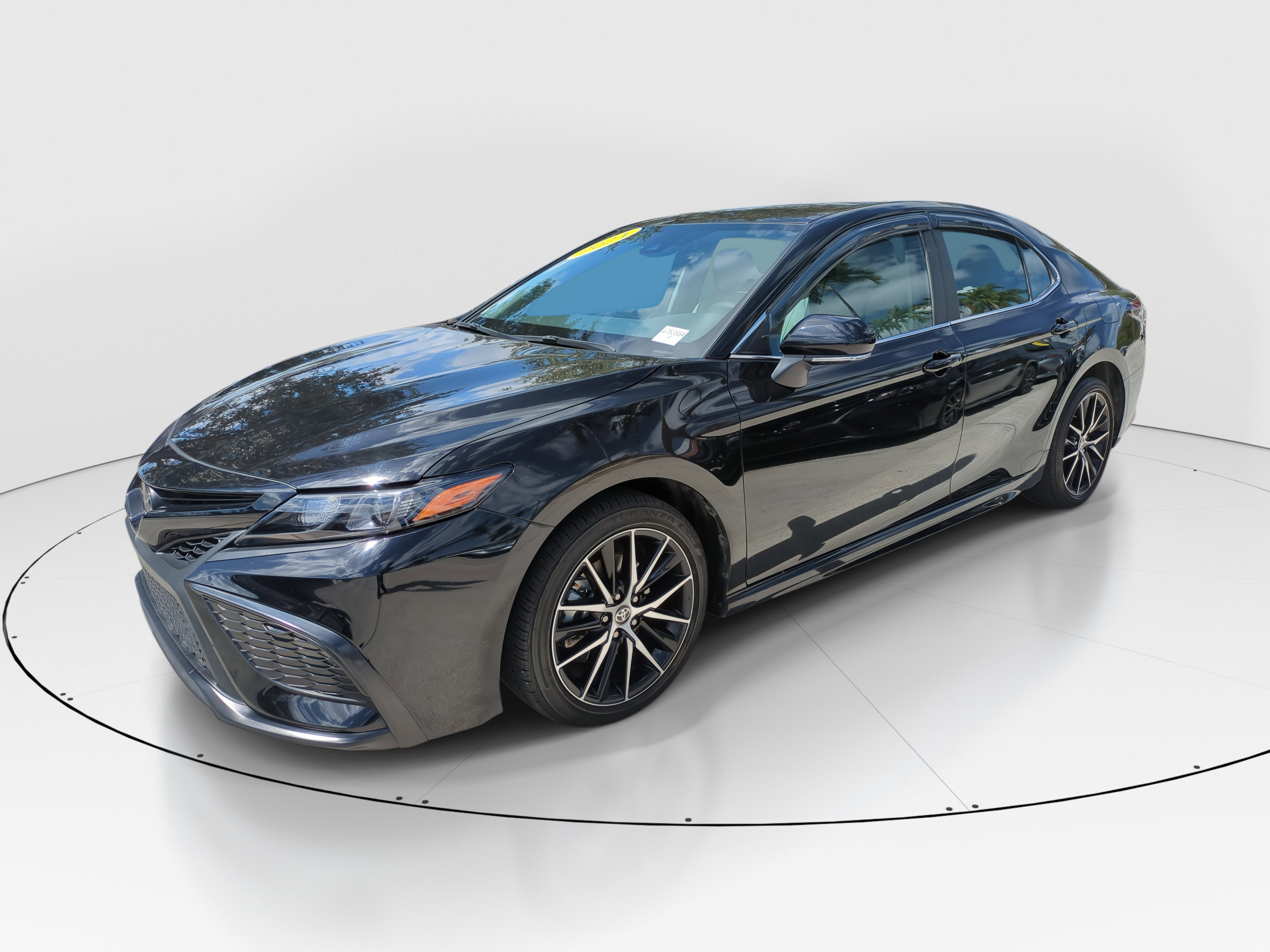 2024 Toyota Camry SE photo 4