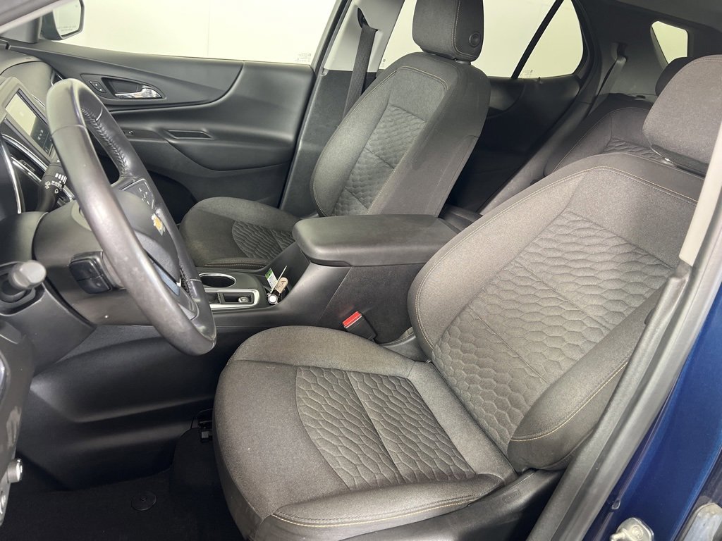 2019 Chevrolet Equinox LT photo 2