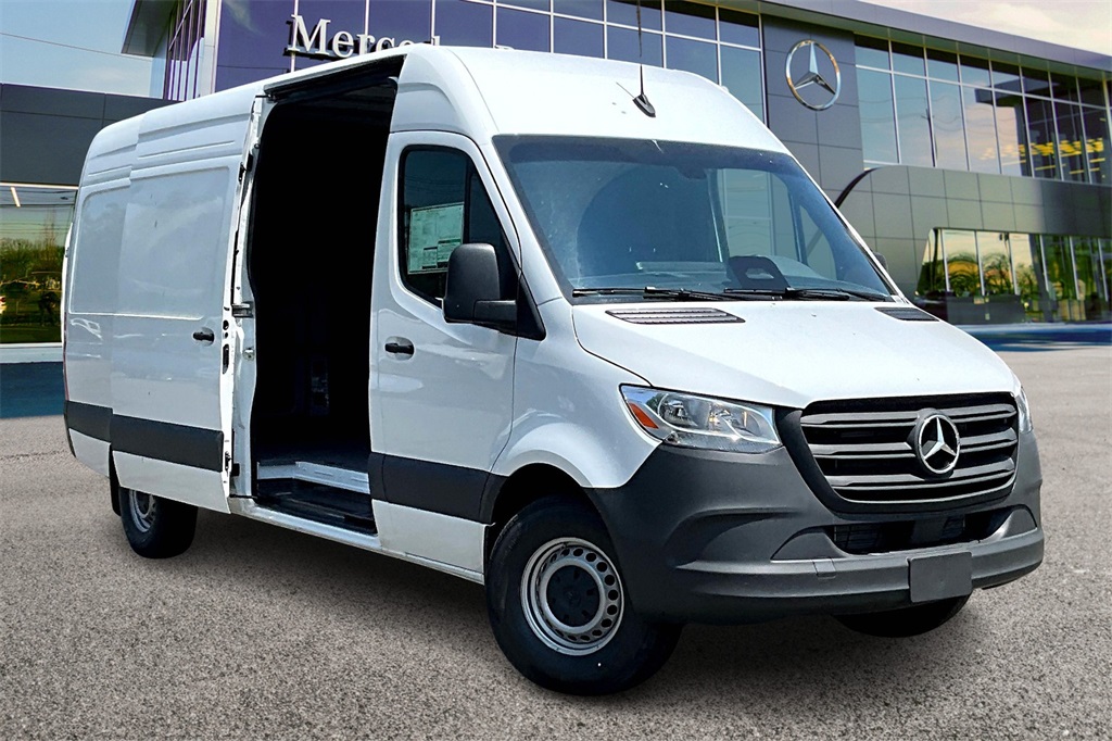 2025 Mercedes-Benz Sprinter Cargo Van Base's photo