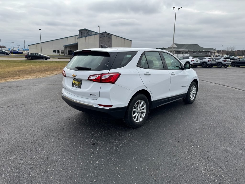 2018 Chevrolet Equinox LS photo 4