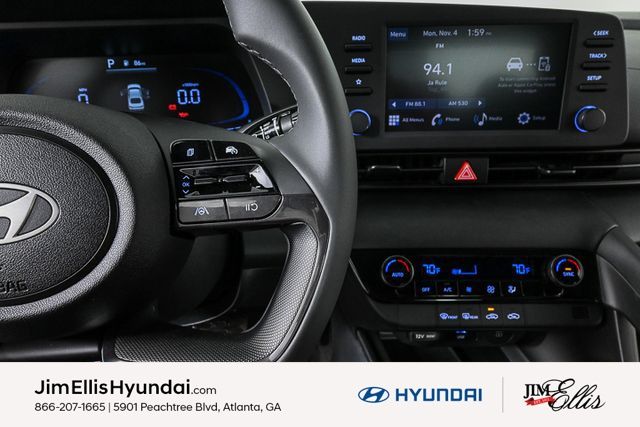 2025 Hyundai Elantra SEL Sport photo 9