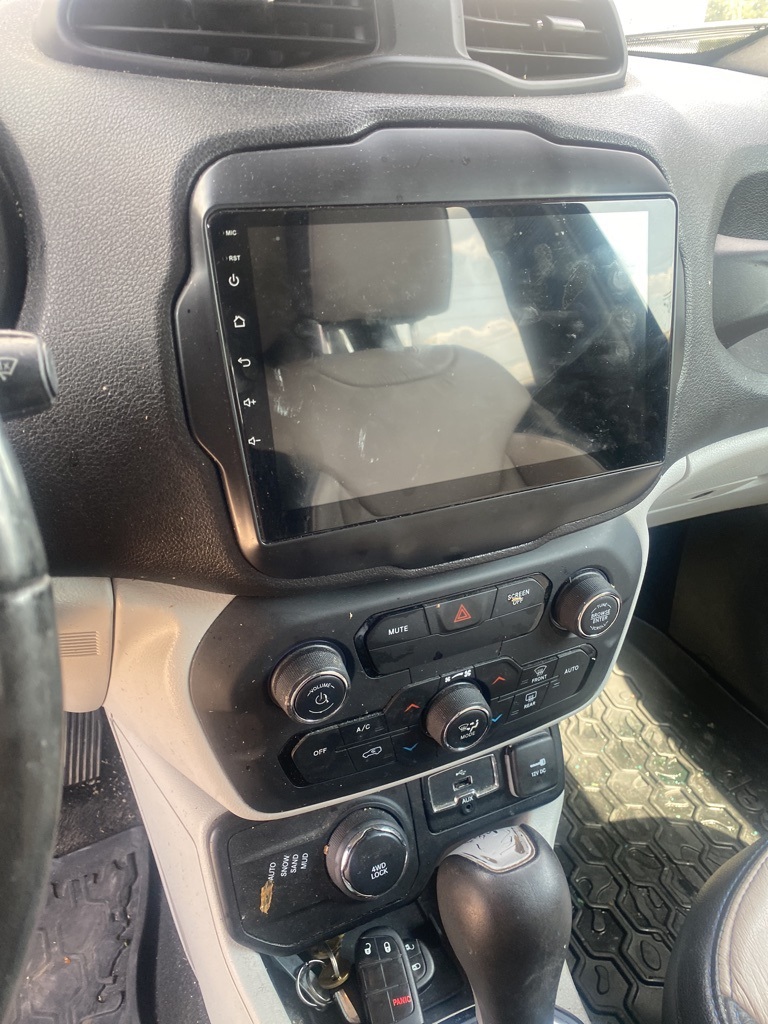 2018 Jeep Renegade Latitude North Edition photo 8