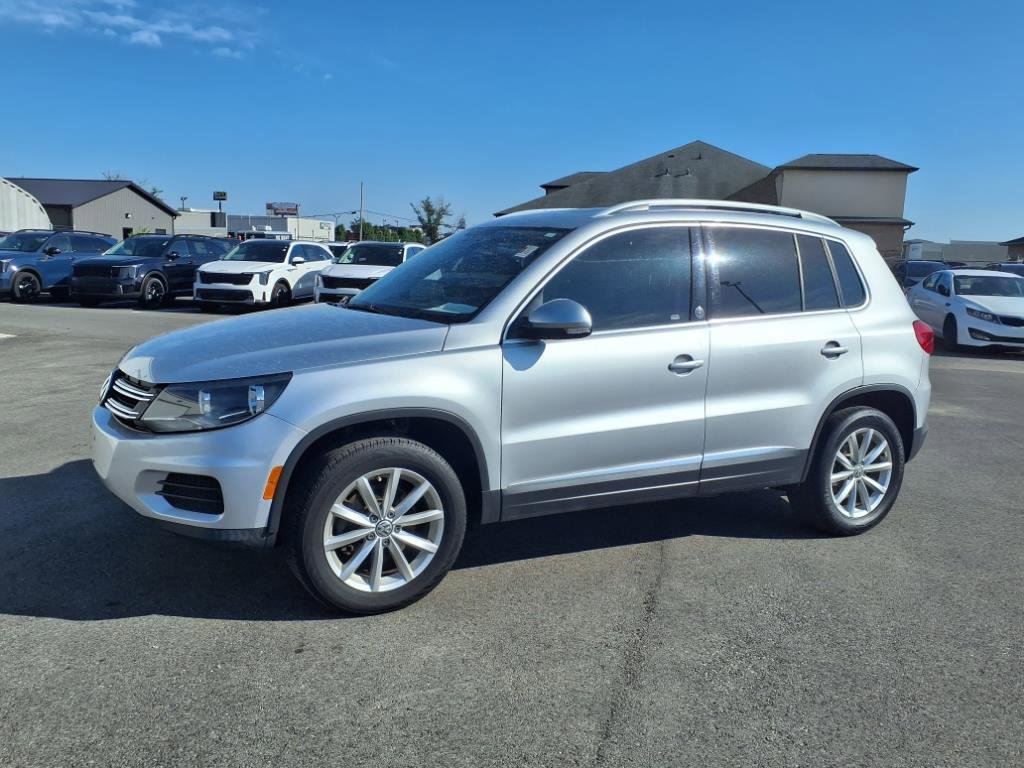 2017 Volkswagen Tiguan Wolfsburg Edition photo 2