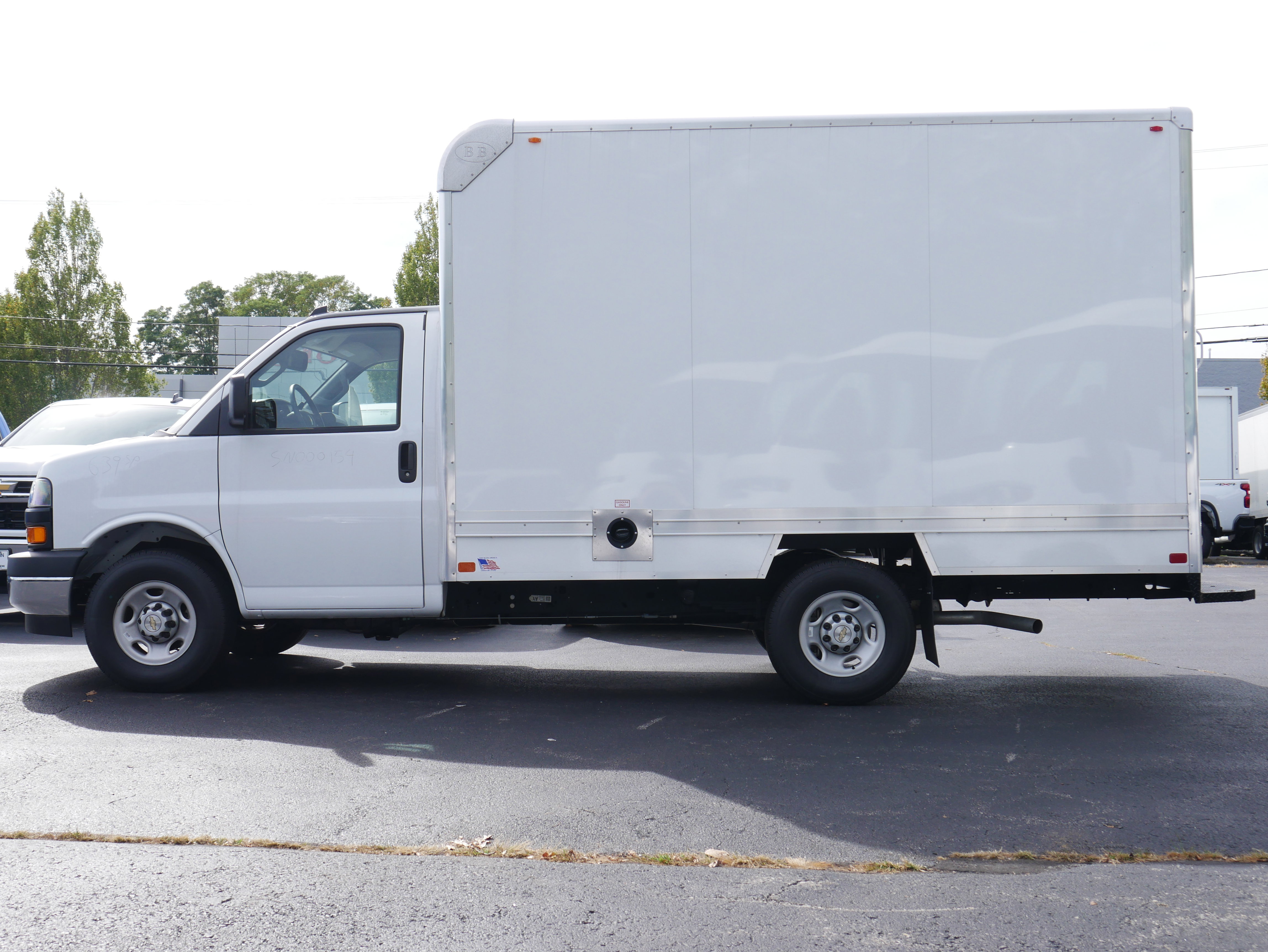 2025 Chevrolet Express Cutaway Base's photo
