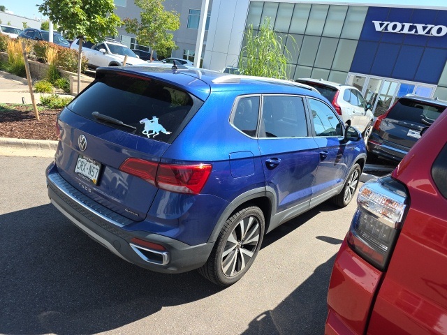2023 Volkswagen Taos SE photo 2