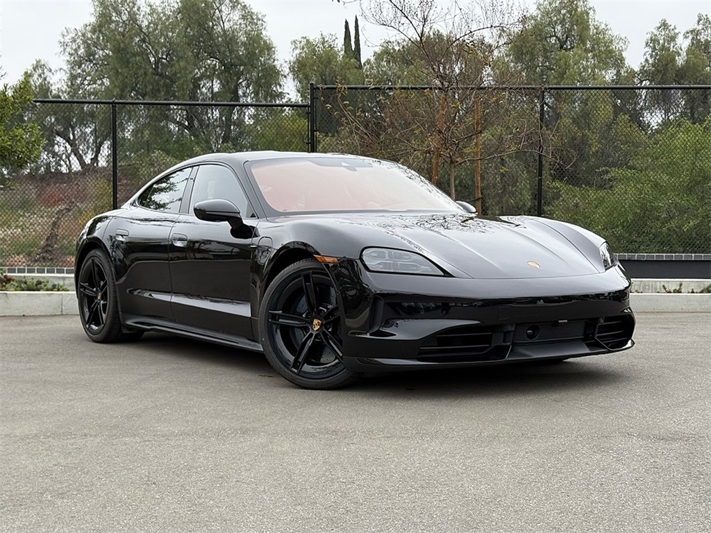 2025 Porsche Taycan 4S photo 7