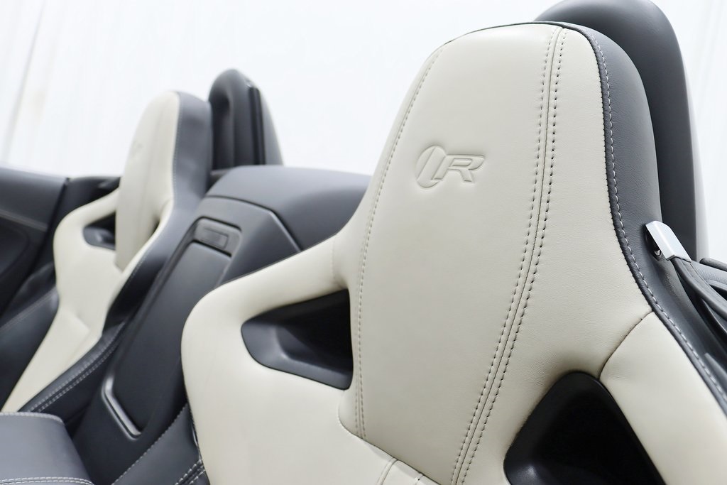 2016 Jaguar F-TYPE R photo 23