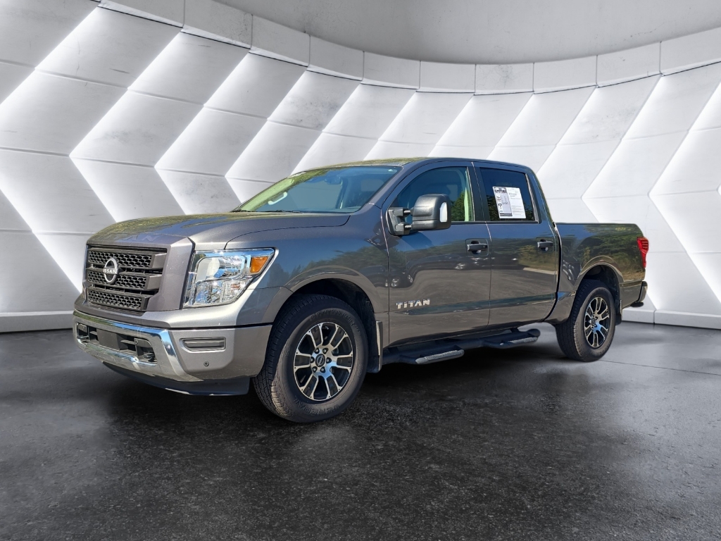 2024 Nissan Titan SV's photo