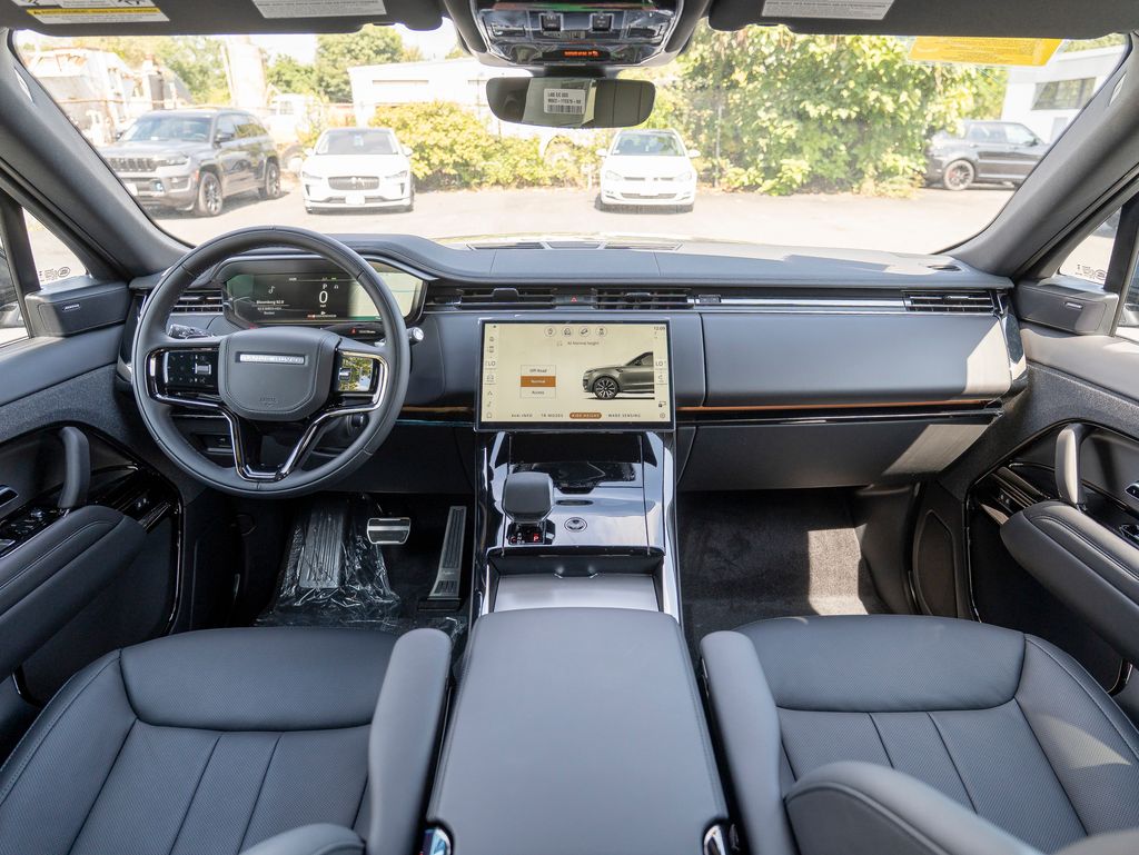 2025 Land Rover Range Rover Sport SE photo 17