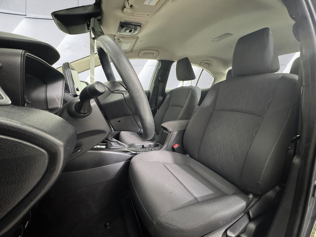 2023 Toyota Corolla LE photo 8