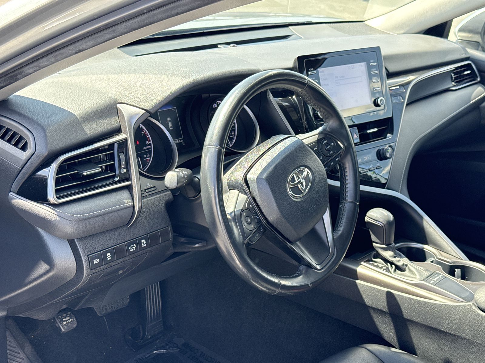 2023 Toyota Camry SE photo 2