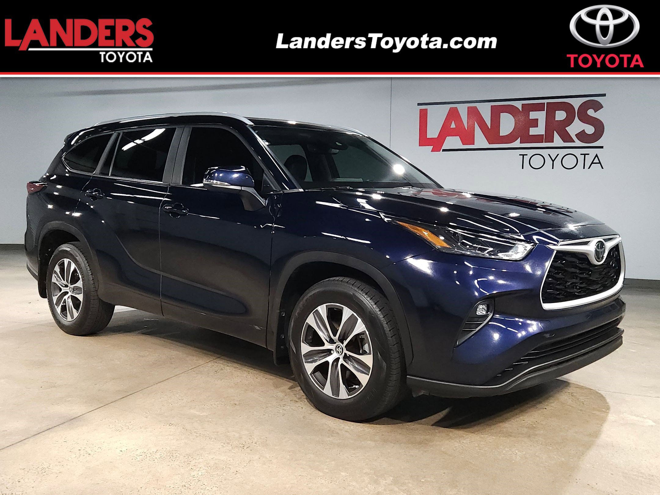 2023 Toyota Highlander XLE's photo