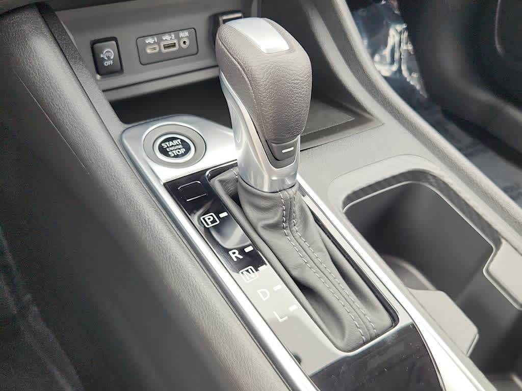 2025 Nissan Sentra SV photo 14