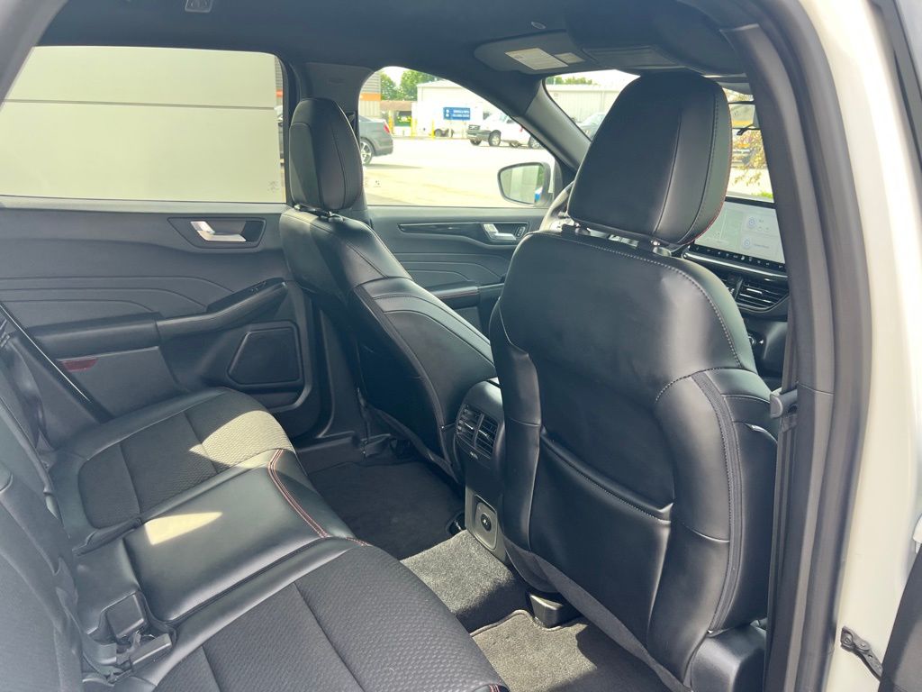2024 Ford Escape Hybrid ST-Line Select photo 25