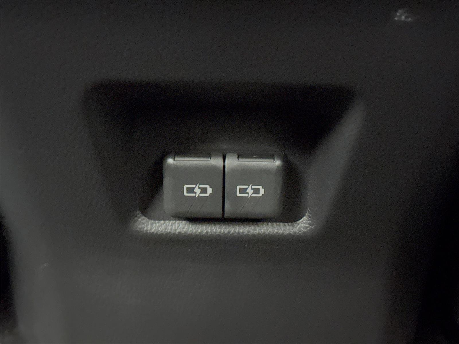 2024 Toyota RAV4 Hybrid XLE photo 34