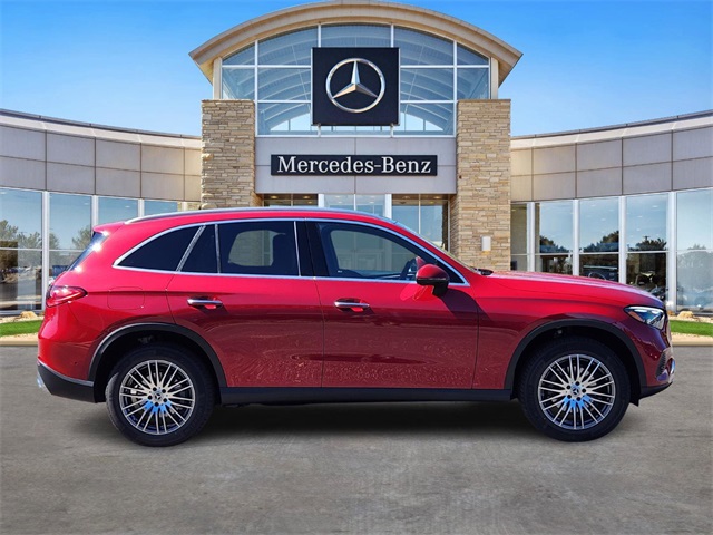 2026 Mercedes Benz GLC 300 4MATIC photo 4