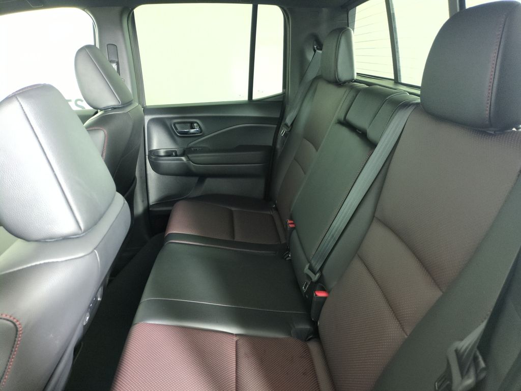 2025 Honda Ridgeline Black Edition photo 18