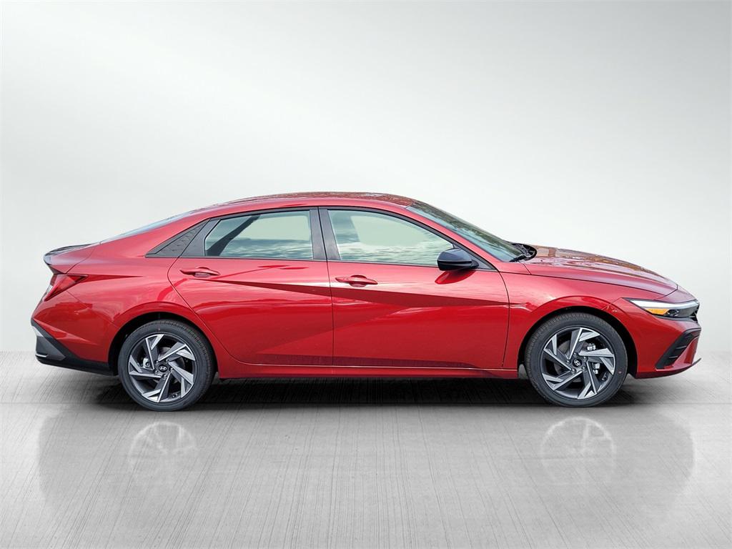 2025 Hyundai Elantra Sport Hybrid SEL photo 3