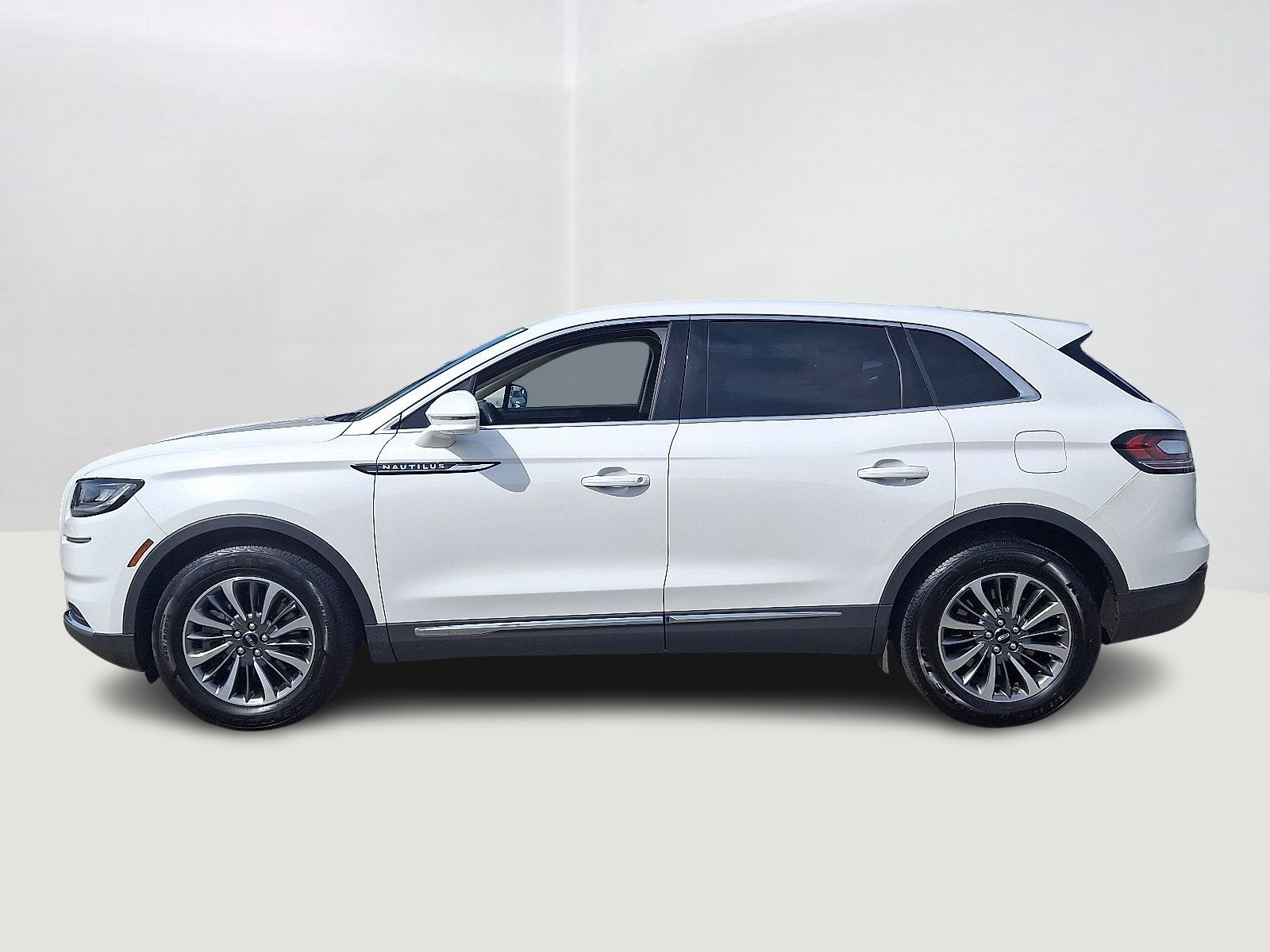 2021 Lincoln Nautilus Standard photo 7